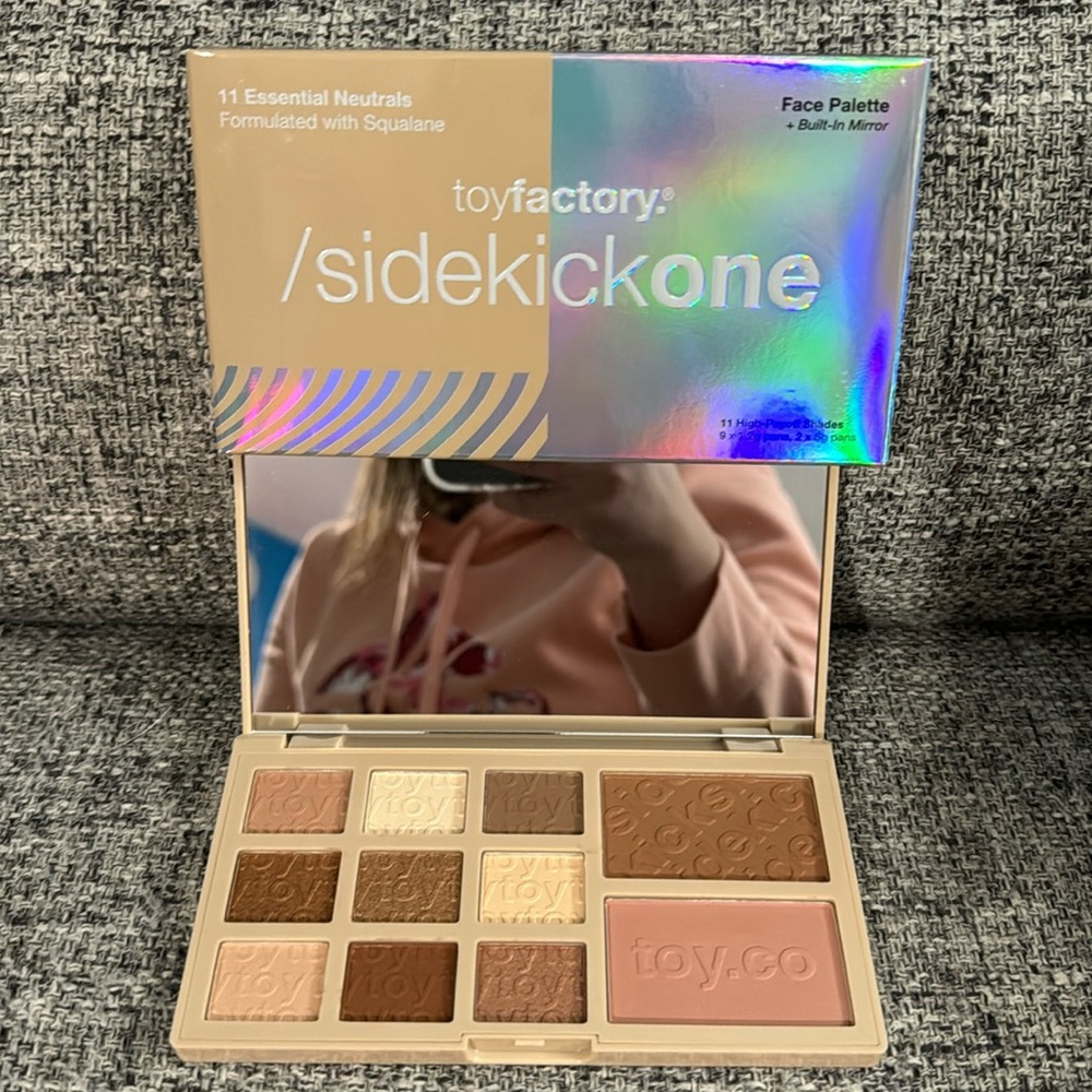 Toy Factory/Sidekickone Face Palette